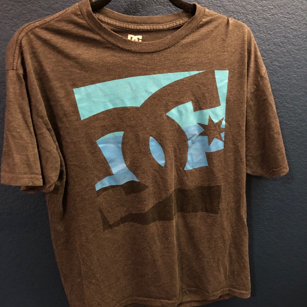 Gray tshirt